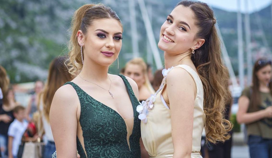 maturitní šaty